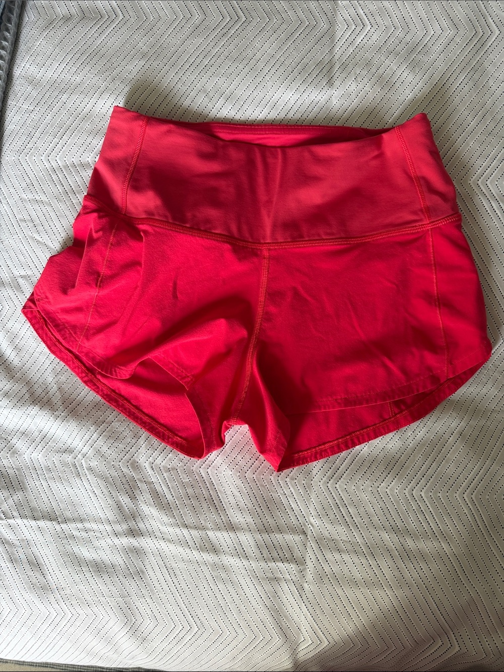 Lululemon speed up High-Waist Athletic Shorts  red size 4